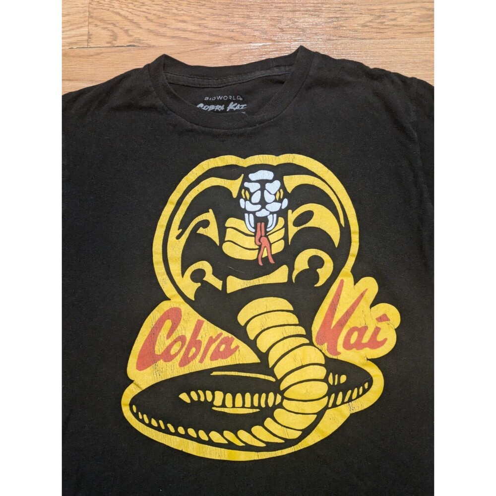 Cobra Kai Men's Short Sleeve Graphic T-shirt, Black, Small